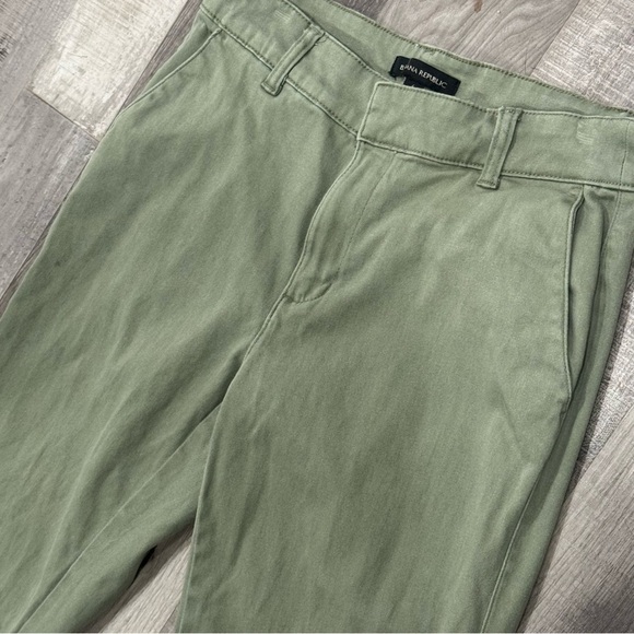 Banana republic skinny olive green pants ❤️ - Picture 6 of 7